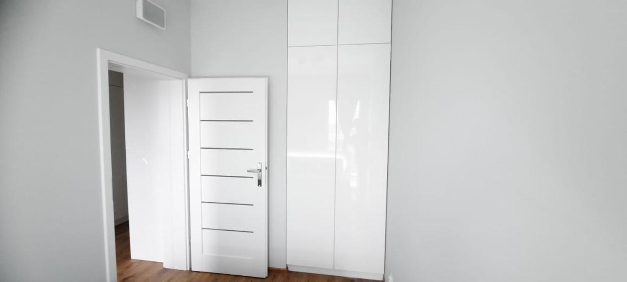 Appartamento Prymasa Tysiaclecia 83a Center Viev Sperate Bedroom By Perfect 530